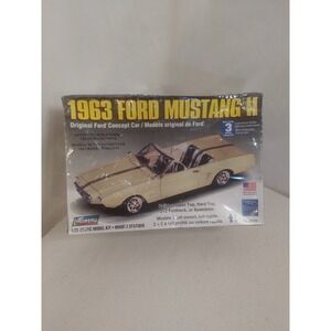 Lindberg 1963 Mustang II Orig Ford Concept Car‎ 1:25 Model KIT ORIG BOX UNBUILT